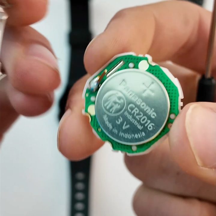 The back of the module, with its CR2016 coin cell.