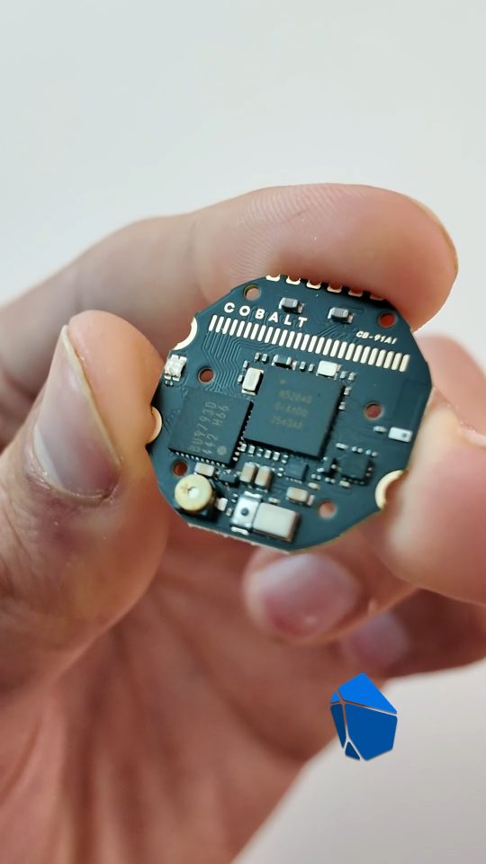 The watch opened while the board is being fitted
